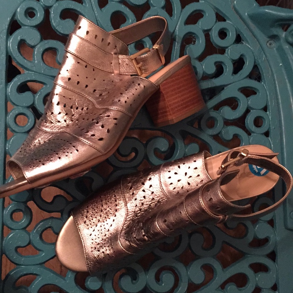 Bella Vita Wide Heels size 10